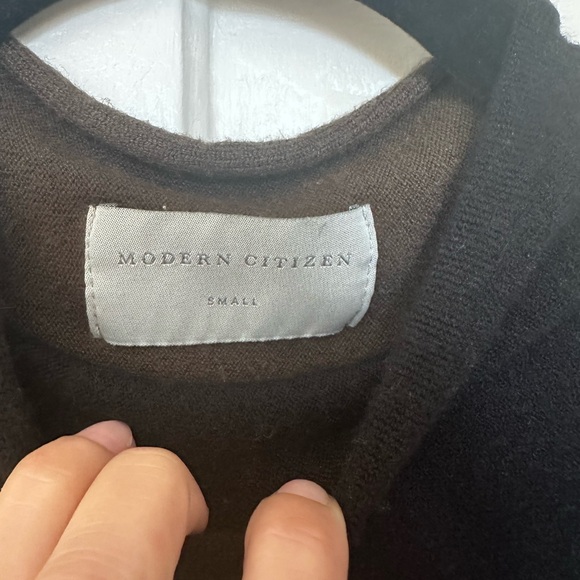 Modern Citizen Black Sweater - Picture 3 of 7